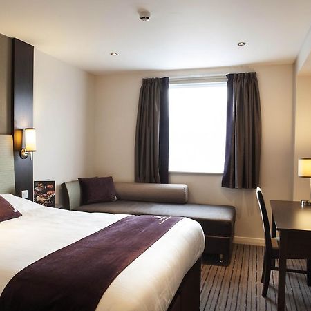 Premier Inn Glasgow Pacific Quay Стая снимка