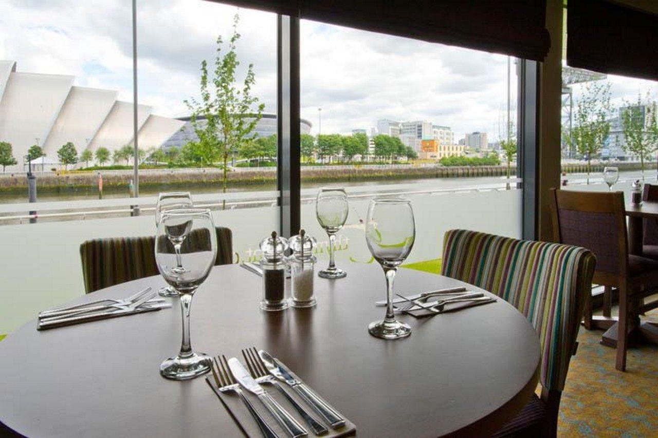Premier Inn Glasgow Pacific Quay Екстериор снимка