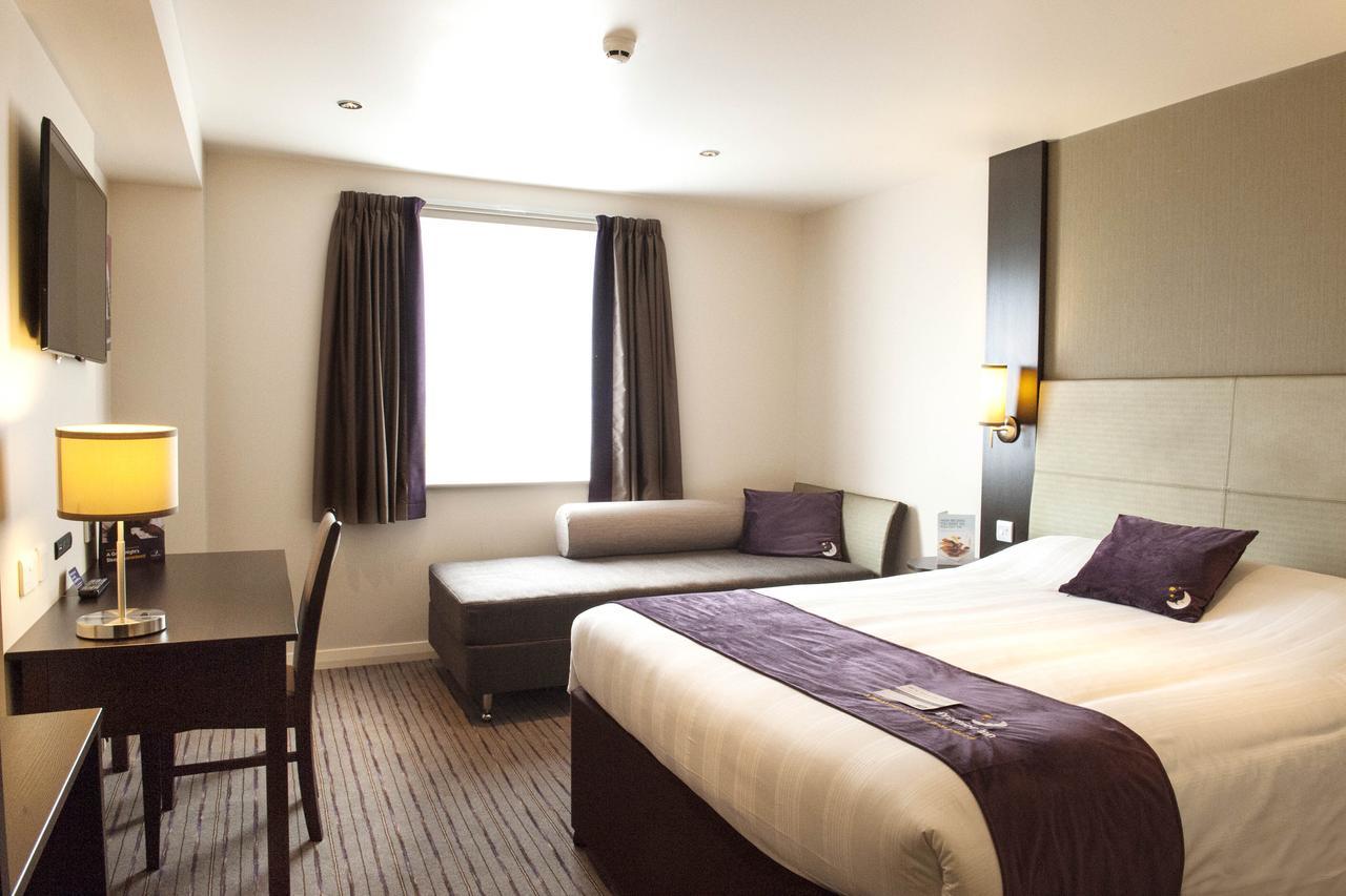 Premier Inn Glasgow Pacific Quay Стая снимка